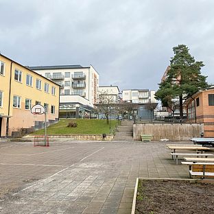 Umfangreiche Investitionen in einen neuen Schulhof und Park in der schwedischen Stadt Edsberg - C.F. Møller. Photo: Henrik Larsson