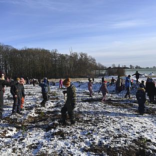 400 children plant school forest in Denmark with C.F. Møller Architects behind the vision and masterplan - C.F. Møller. Photo: C.F. Møller Architects / Joanna Lykke Kaalby