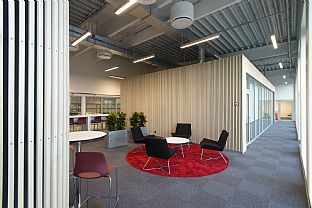 ARKITEKTURPRIS TIL GOD ARBEIDSMILJØ - C.F. Møller. Photo: Julian Weyer