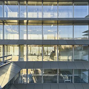 Bellerivestrasse by C.F. Møller Architects wins European Green Award - C.F. Møller Architects Wins European Green Award for Renovation Project in Zurich - C.F. Møller. Photo: Allreal+Studio Gataric