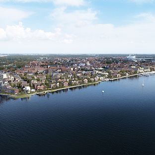 C.F. Møller Architects was chosen to lead the development of the master plan for the harbour at Guldborgsund in Nykøbing Falster. - C.F. Møller Architects transforms Grey Industrial Harbour into Vibrant Waterfront - C.F. Møller. Photo: C.F. Møller Architects