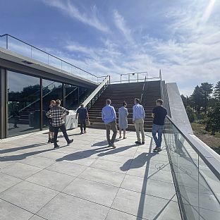 Campus BØGEHØJ, C.F. Møller Architects - Campus BØGEHØJ in Ebeltoft bereit zur Einweihung: Ein einzigartiges Holzgebäude ist fertiggestellt - C.F. Møller. Photo: Paul Friis Schmidt