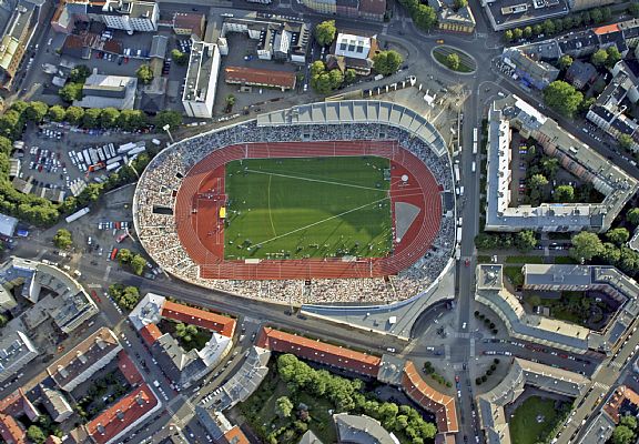 Nybyggnation av Norges berömda friidrottstadium i Oslo. - Historia - C.F. Møller. Photo: SCANPIX