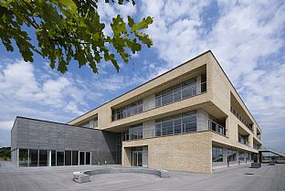 RIBA Award for the A. P. Møller School - C.F. Møller. Photo: Julian Weyer