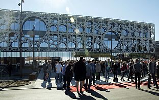 Robots cut the ribbon to inaugurate the Engineering Faculty - C.F. Møller. Photo: Søren Lykke Bülow