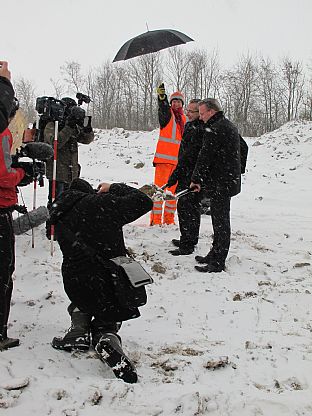 Spadestik ved Justitsminister Morten Bødskov og borgmester John Brædder - Construction work starts on Falster State Prison - C.F. Møller