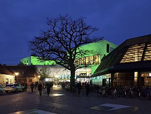 Stor begejstring, da dronningen indviede Odeon - C.F. Møller. Photo: Søren Lykke Bülow