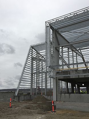 TAKLAGSFEST FÖR NYTT LAGER - C.F. Møller