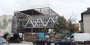 Taklagsfest på banbrytande sterilcentral och godsterminalsterilcentral och godsterminal - C.F. Møller. Photo: C.F. Møller