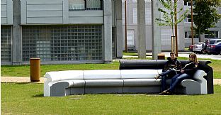 The Utzon Park is furnished with the concrete benches, originally designed by Utzon for the Sydney Opera. - Indvielse af Utzon Parken - C.F. Møller. Photo: Aalborg Kommune