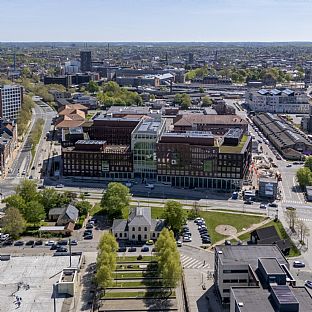 WoodHub, C.F. Møller Architects - C.F. Møller Architects markerer færdiggørelsen af WoodHub – Danmarks største kontorbyggeri i træ - C.F. Møller. Photo: Jonathan Grevsen
