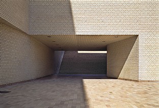  Auditoriehuset, Aarhus Universitet. C.F. Møller. Photo: Torben Eskerod