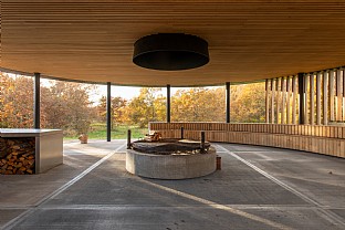  Bøgehøj Pavillon und Feuerstelle. C.F. Møller. Photo: Julian Weyer