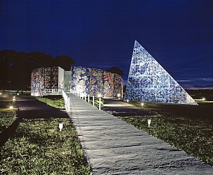  Carl-Henning Pedersen & Else Alfelt Museum. C.F. Møller. Photo: Torben Eskerod