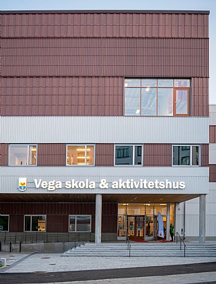  Gesamtkonzept für die Beschilderung der Vega-Schule & Aktivitätshauses. C.F. Møller. Photo: Mårten Lindquist