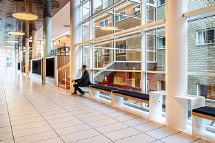  Neues unteres Foyer im Musikhuset Aarhus. C.F. Møller. Photo: Julian Weyer