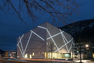  Sogn & Fjordane Art Museum. C.F. Møller. Photo: Jiri Havran © Sto Scandinavia