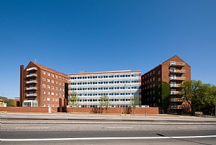  Universitetsbyen (Universitätsstadt) Aarhus – Gebäudekomplex 1870. C.F. Møller. Photo: Julian Weyer