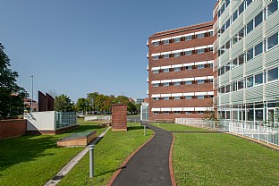  Universitetsbyen (Universitätsstadt) Aarhus – Gebäudekomplex 1870. C.F. Møller. Photo: Julian Weyer