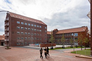  Universitetsbyen (University City) Aarhus  – Partner Buuilding, Building Complex 1850. C.F. Møller. Photo: Julian Weyer